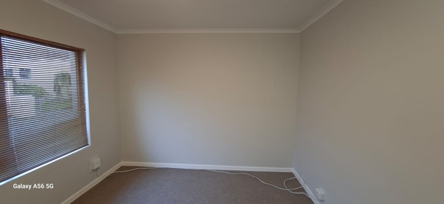 To Let 3 Bedroom Property for Rent in Heuningkloof Western Cape